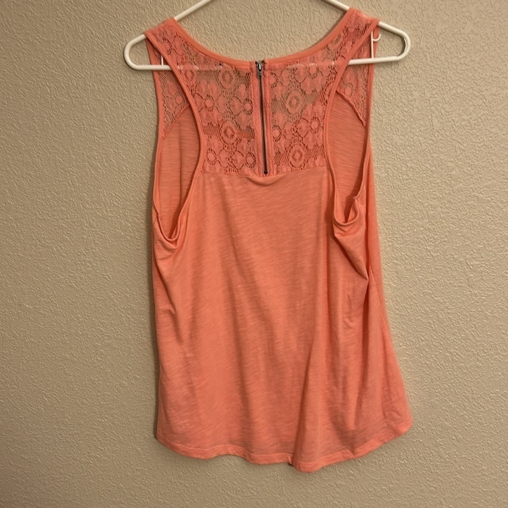Women’s coral tank top size medium. - Picture 3 of 4